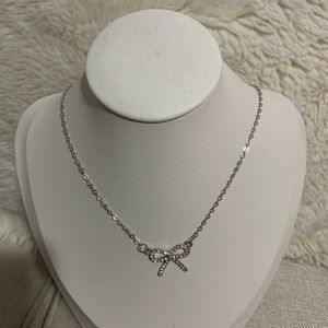 🆕 Silver Dainty Bowknot Necklace